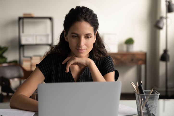 Advantages of Working with Contractors in Uncertain Times